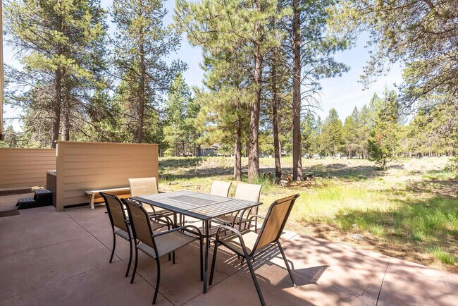 Building Photo - 57314 Approach Ln