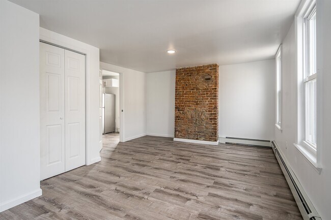 Building Photo - 74 COLGATE St