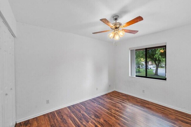 Building Photo - 5720 Coach House Cir