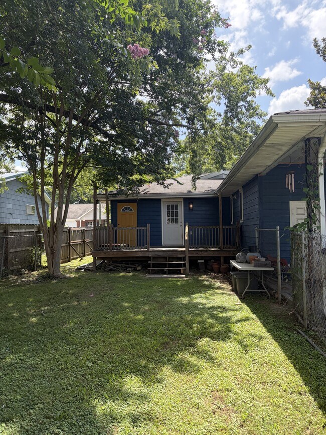 Building Photo - 1617 S Mack Smith Rd