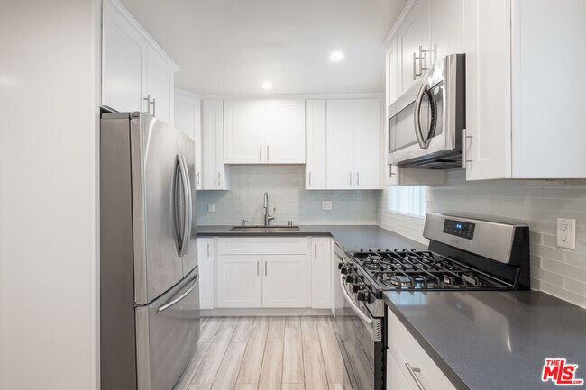 Building Photo - 1024 Maple St