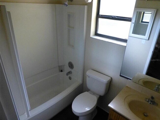 Building Photo - 2166 Bradford St