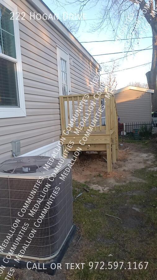 Building Photo - 222 Hogan Dr