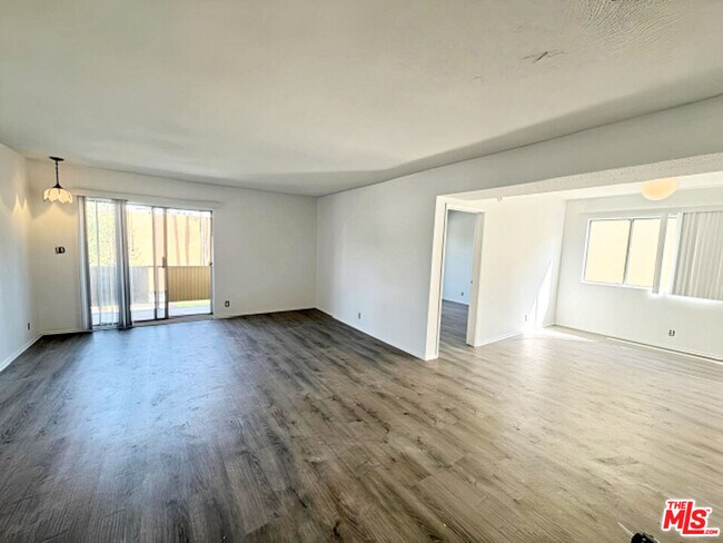 Building Photo - 1541 Laurel Ave