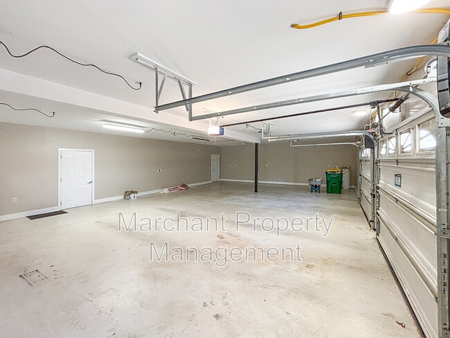 Building Photo - 317 Hunter Rd