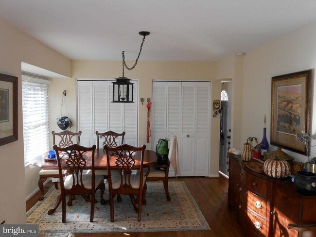 Building Photo - 9817 Pebble Weigh Ct