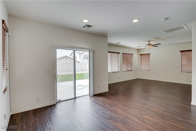 Building Photo - 4409 Santa Clarita Ave
