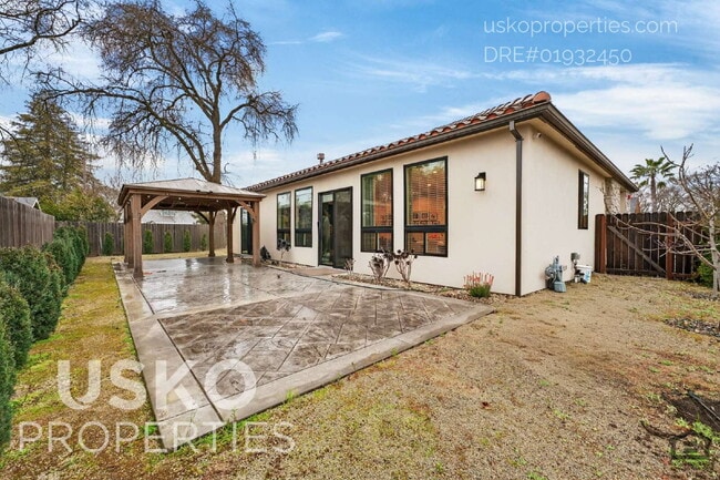 Building Photo - 103 Lazy Oak Ln