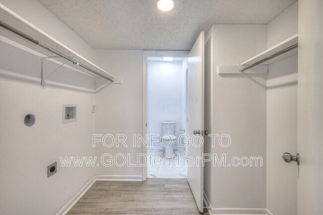 Building Photo - 515 Basswood Ave