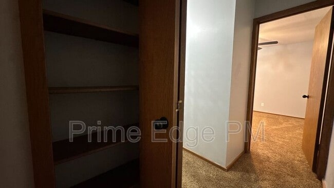 Building Photo - 1821 Ridgehaven Ct