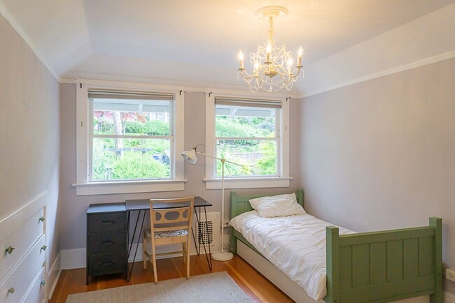 Building Photo - 4bd/2.5ba Seattle Home
