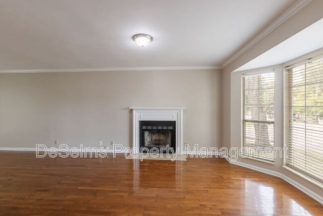 Building Photo - 5120 English Village Dr