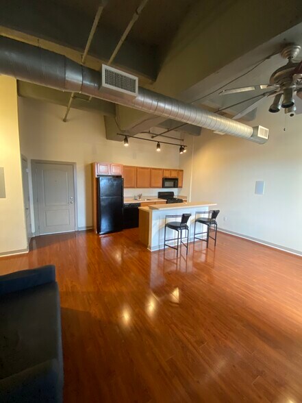 Building Photo - 511 N Broad St