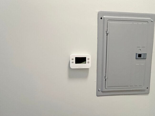 Building Photo - 2127 W 18th St