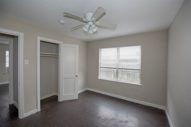 Building Photo - 1213 1st Ave N