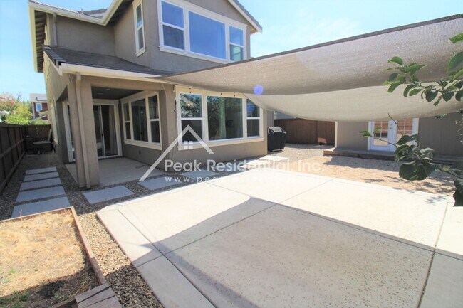Building Photo - Wonderful Elk Grove 4bd/3ba Home with 2 Car Garage & Loft Area