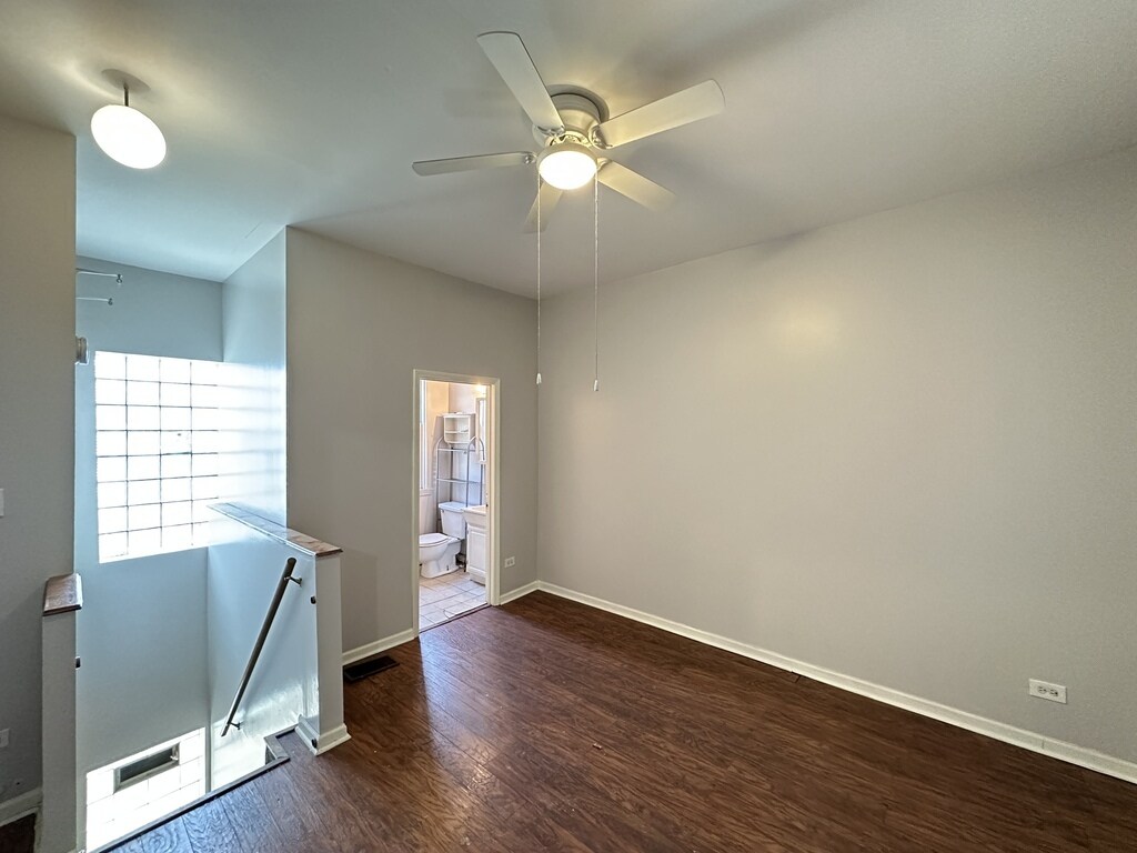 Building Photo - 2341 N Leavitt St