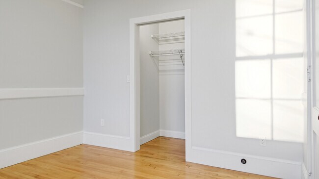 Building Photo - 341 Water St