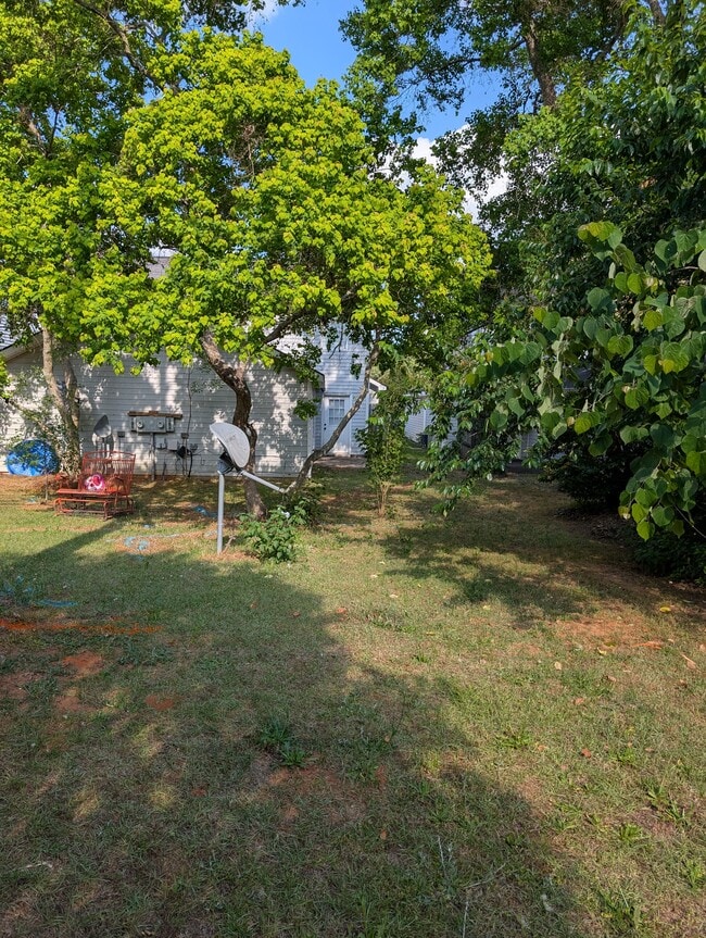 Building Photo - 408 S Woodburn Dr