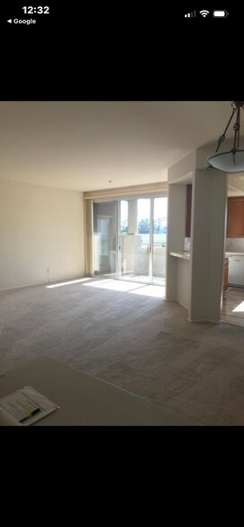 Building Photo - 10790 Rose Ave