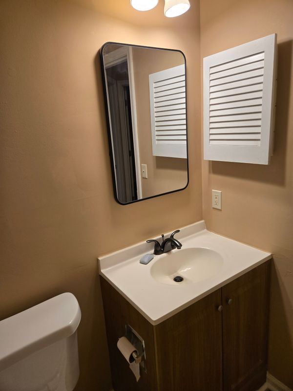 Building Photo - 6090 Emerald Pointe Cir