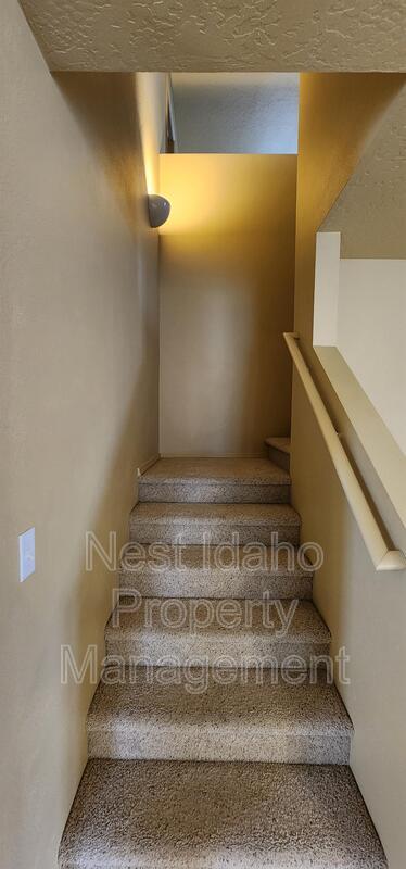 Building Photo - 164 E Linmar Dr
