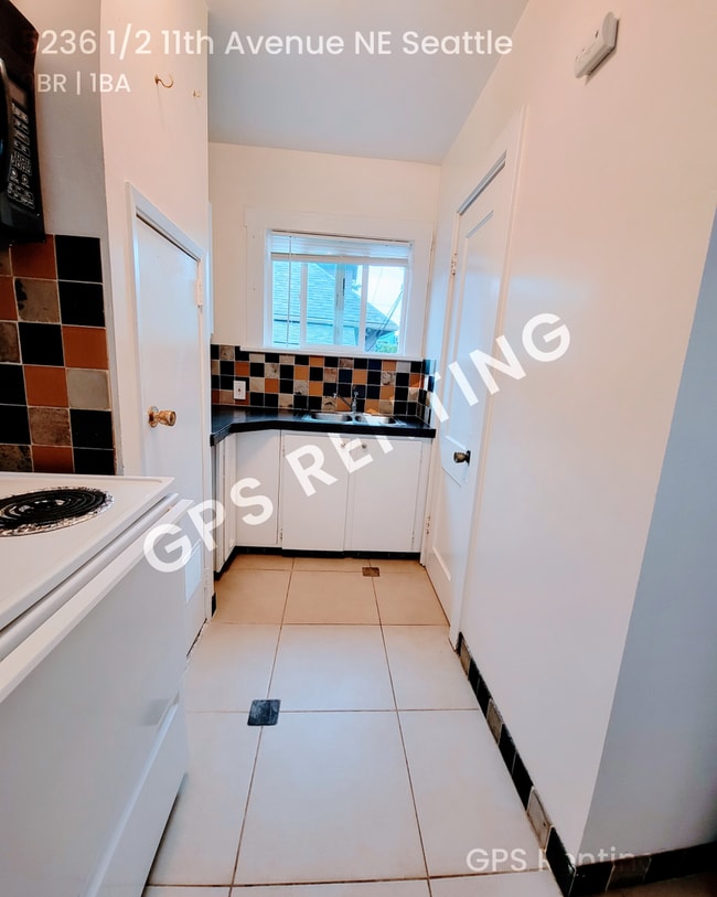 Building Photo - 5236 1/2 11th Avenue NE-