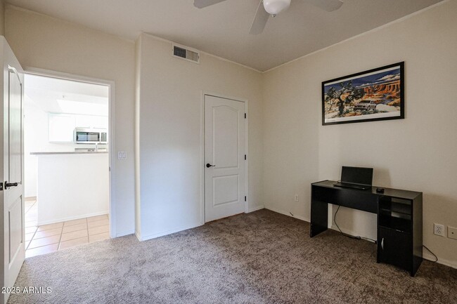 Building Photo - 10401 N Saguaro Blvd