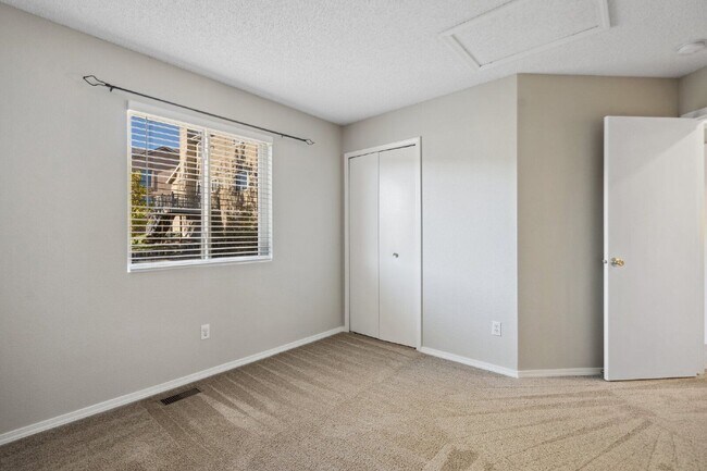 Building Photo - 7430 Julynn Rd
