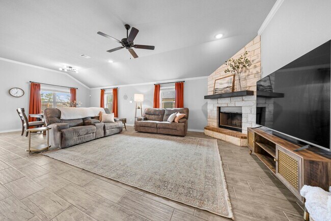 Building Photo - 2635 Settlers Oak Dr