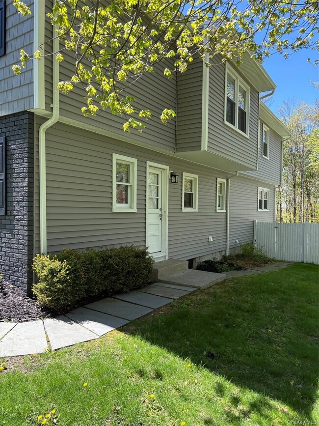 Building Photo - 3213 S Shelley St