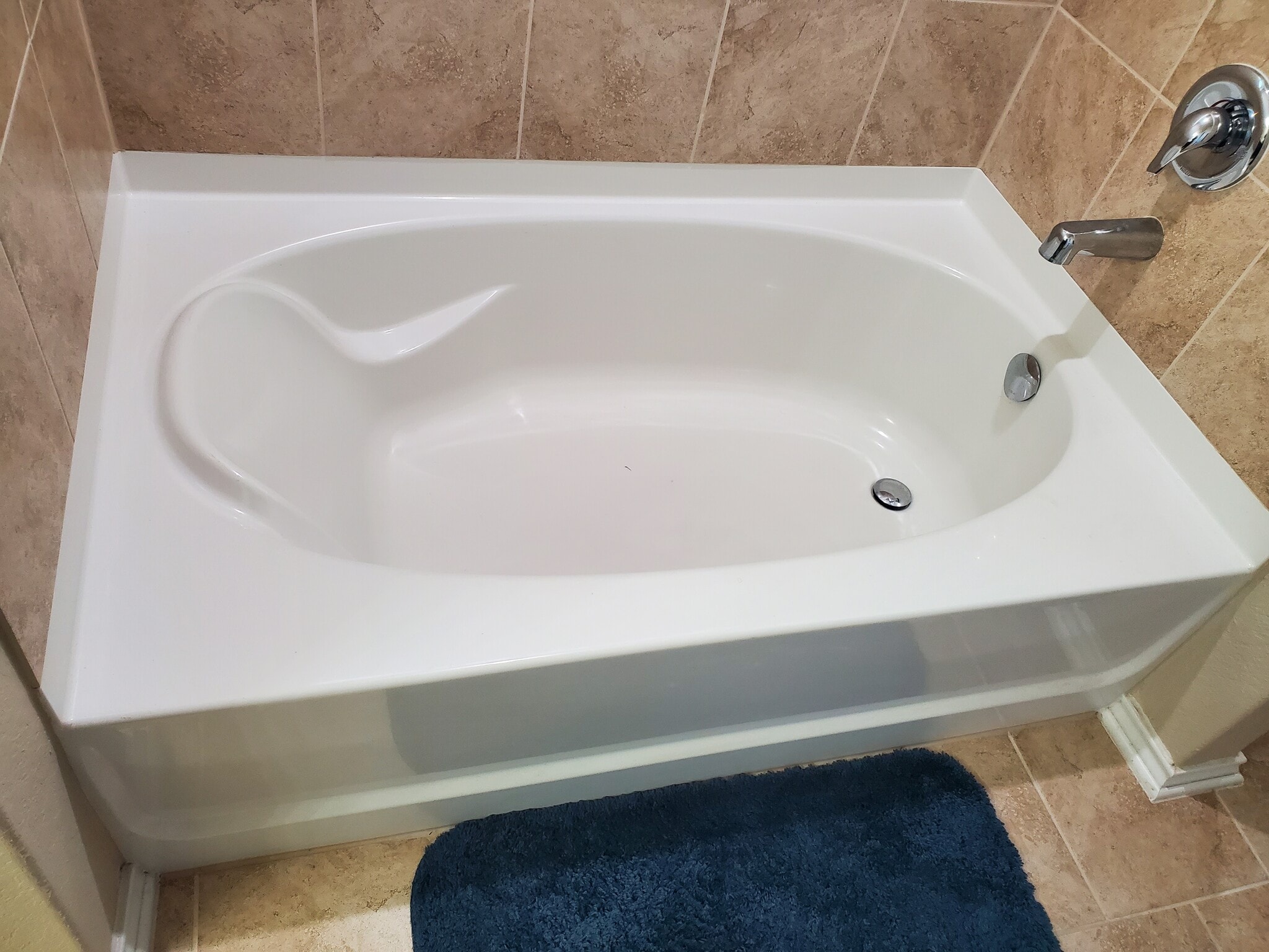 Garden Tub - 713 Brown Thrasher