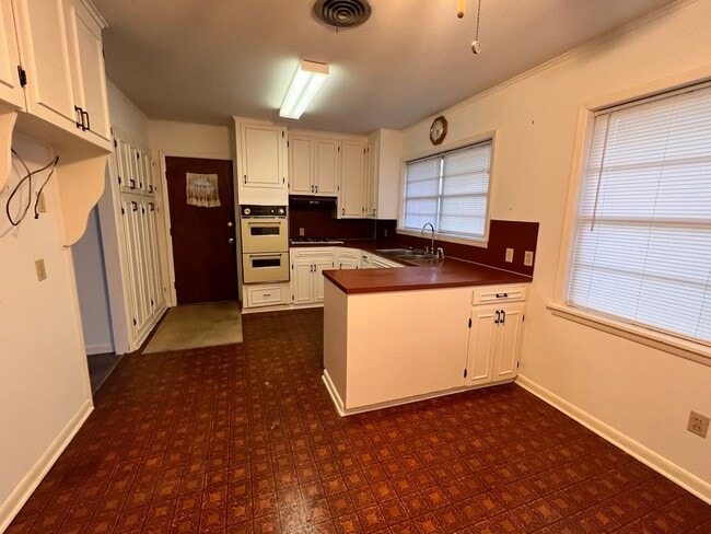 Building Photo - SINGLE FAMILY BRICK HOME IN NORTH HIGHLAND