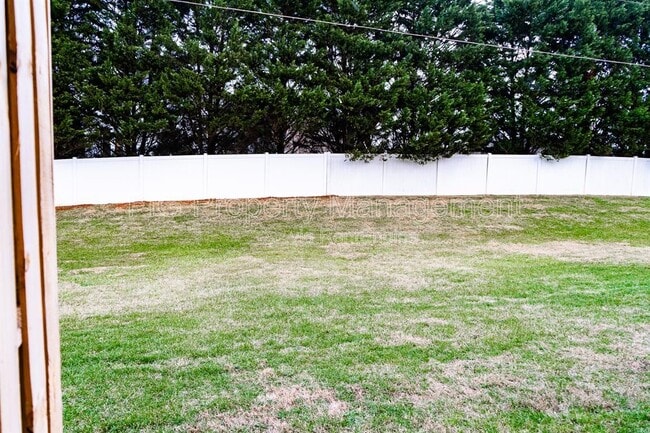 Building Photo - 3120 E Governor John Sevier Hwy