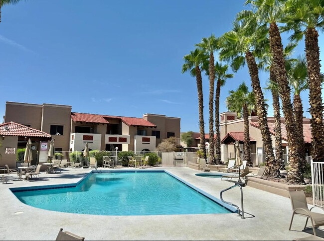 Building Photo - "Chic & Cozy 2-Bed, 2-Bath Furnished Retreat with Granite Elegance in Glendale Steps from Banner ...