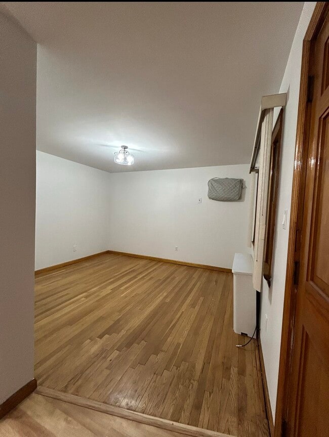 Building Photo - 307 71st St