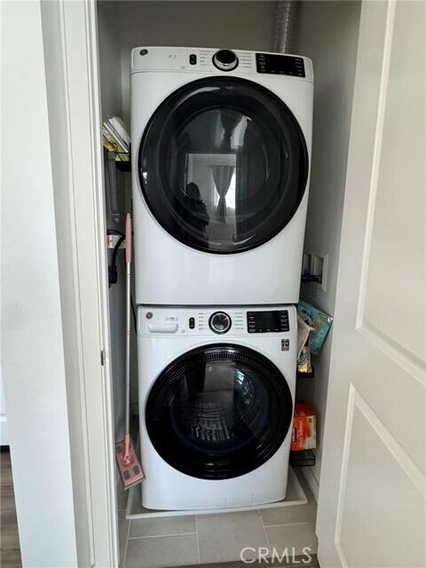 Building Photo - 12962 Lassen Dr