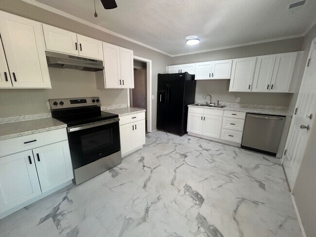 Building Photo - 4539 Bluff Rd