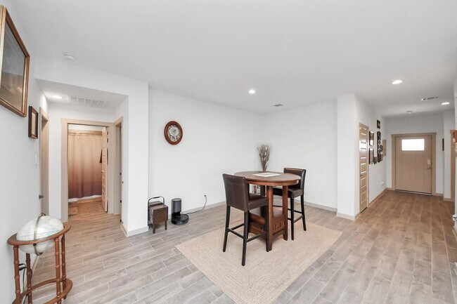 Building Photo - 13521 Bonita Is Wy