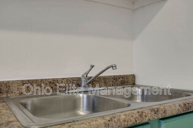 Building Photo - 209 N James Rd