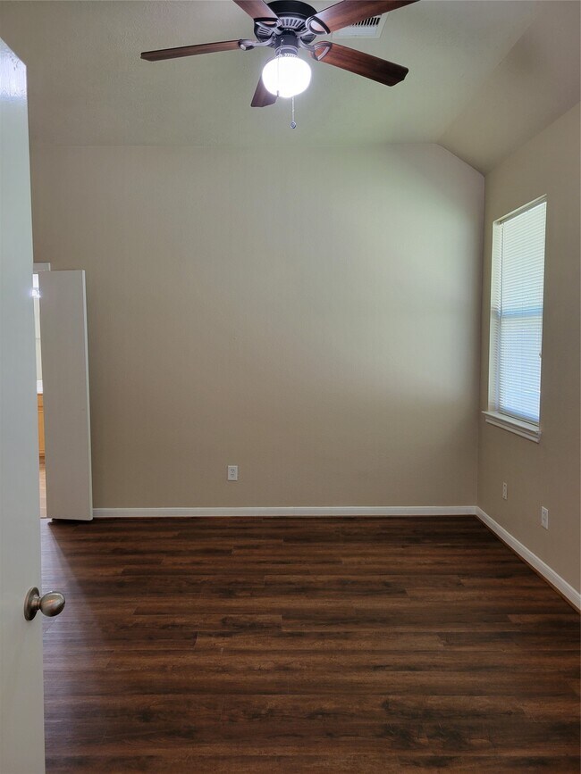 Building Photo - 13411 Forest Pines Village Ln