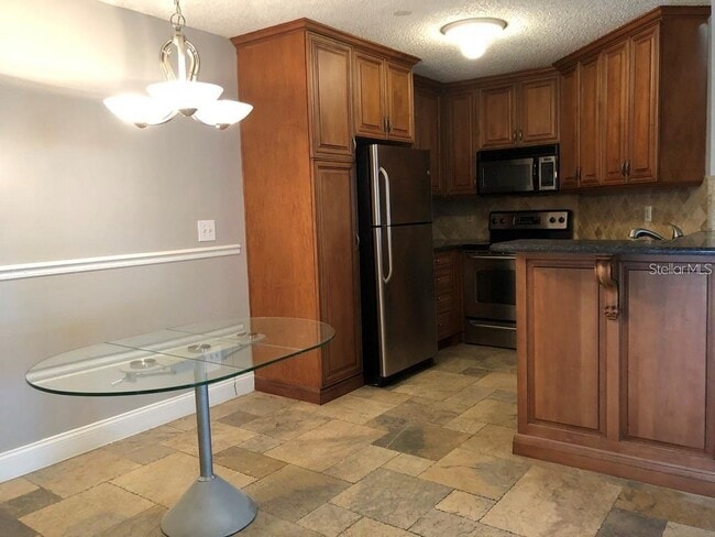 Building Photo - 2548 Grassy Point Dr