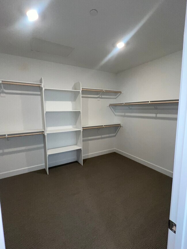 Building Photo - 4041 Flathead Dr