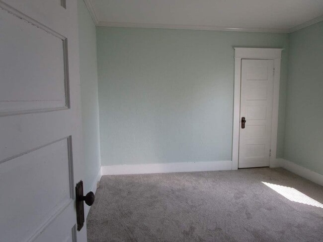 Building Photo - 2 Bedroom, 2 Bathroom Home North Proctor i...