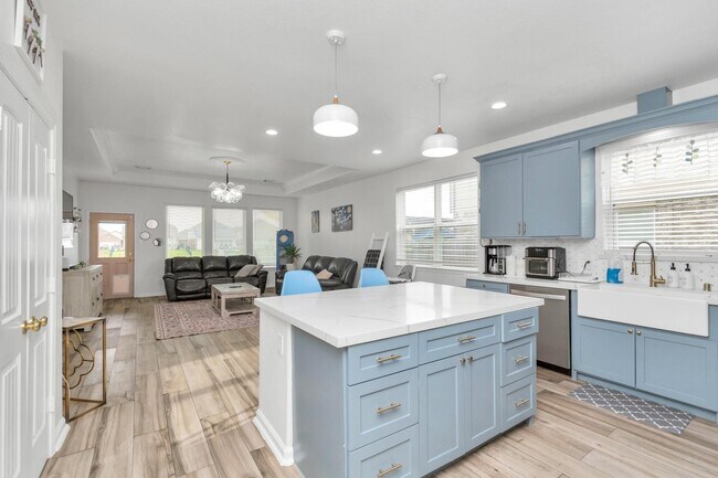 Building Photo - 24834 Puccini Pl