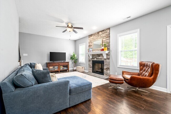 Building Photo - 1607 Ellie Piper Cir