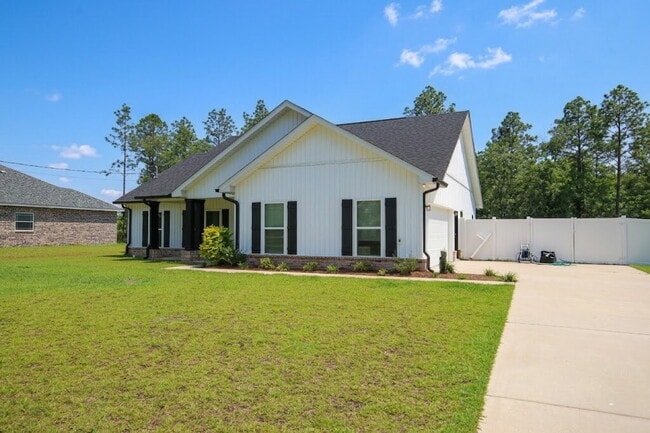 Building Photo - Enjoy Country Living with Modern Comforts!  3BR/2BA Home  with Granite Countertops, Covered Porch...