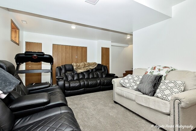 Building Photo - 2155 N Millstone Dr