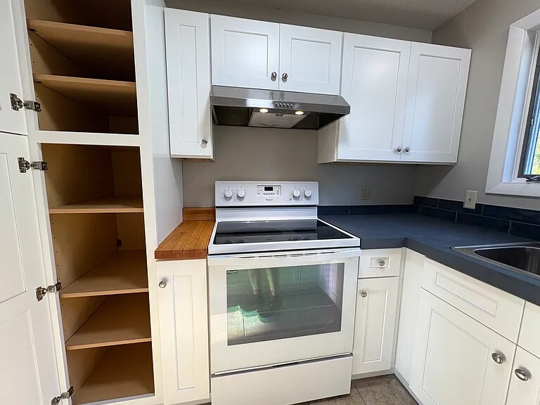 Building Photo - 6 Graves St