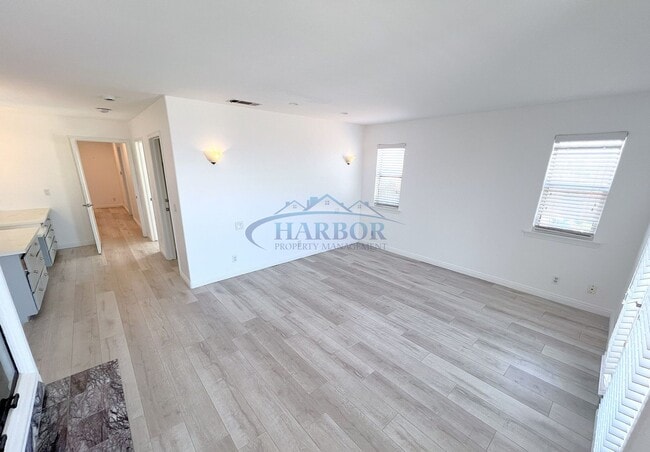 Building Photo - 3507 S Kerckhoff Ave